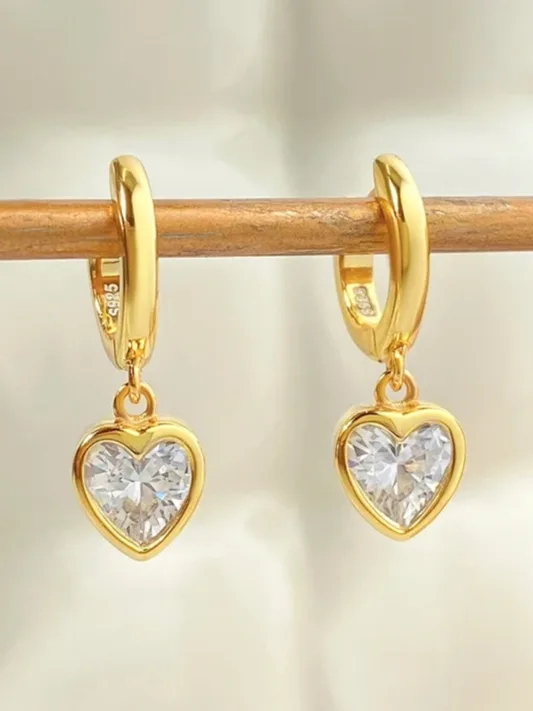 Sleek Solitaire Heart Dangle Earrings – 18K Gold Finish & Everyday Ready
