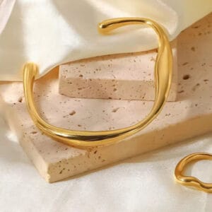 Aurora Flow Cuff